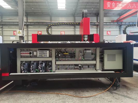 1000W-6000W Metal 3015 Fiber Laser Cutter Demir Çelik Alüminyum Bakır Plakası Kesme için Lazer Kesme Makinesi