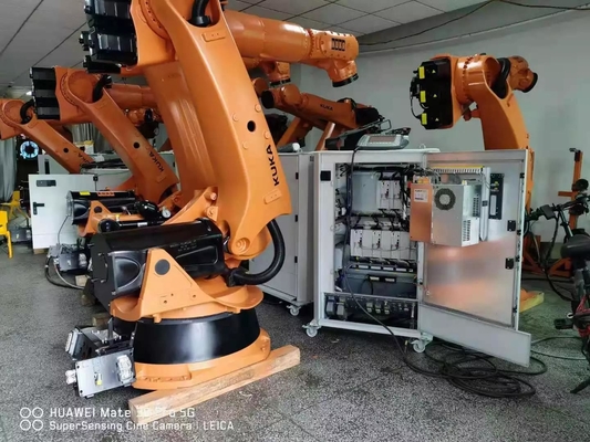 Paslanmaz Çelik Yastık Plaka Fiber Lazer Kaynak Makinesi KUKA Otomatik Robot Kolla
