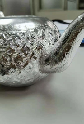 Çifte İstasyon Paslanmaz Çelik Çeşme Alt Çeşme Çöpeği Otomatik Fiber Lazer Kaynak Makinesi 1070nm Lazer Işığı ile